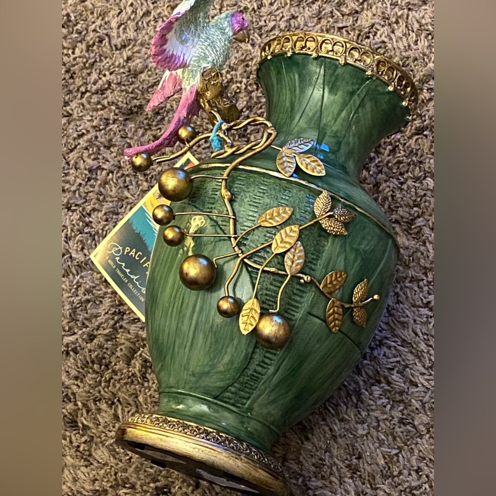 NWT Retro Vase Featuring Parrot 🦜Embellishment By- WorldTravelerPacific Paradise - Picture 10 of 16